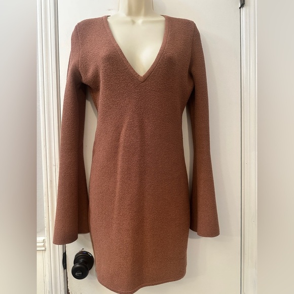 Ronny Kobo Women’s Size M Rust Knit Bell Sleeve Bodycon Mini Dress Deep V-Neck - Picture 3 of 12